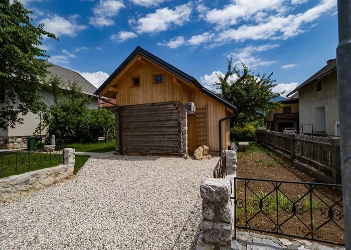 شاليه Sejalec ليسْتْسي